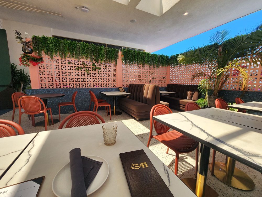 The patio at Stereo 41